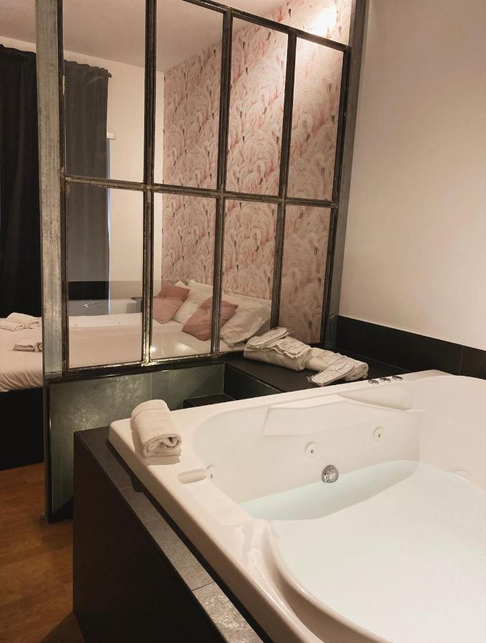 Royalroom2.0-Relaxing Spa & Luxury Apartments Лидо-ди-Остия Экстерьер фото
